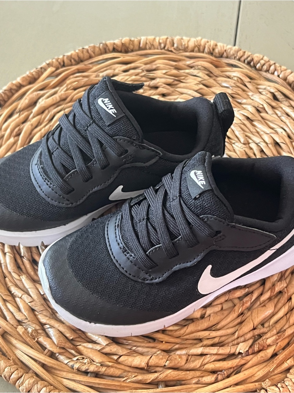 Nike Toddler Sneakers - Picture 3 of 7